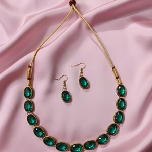 emerald elegance necklace set