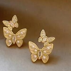 vintage pearl flutter earrings